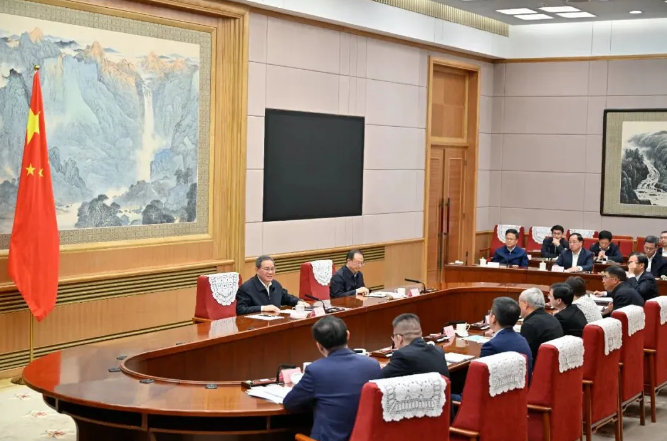 重磅新闻:李强主持召开经济形势专家和企业家座谈会
